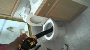 تسليك المرحاض الإفرنجي