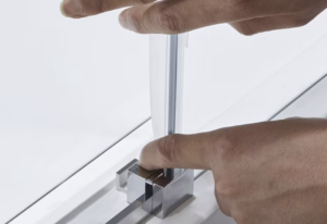 تثبيت البروفيلات الجانبية على الحائط