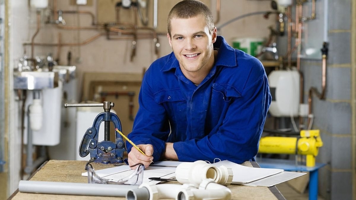 فني صحي جمعية الرقة